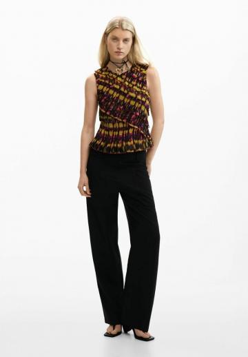 Блузка без рукавов