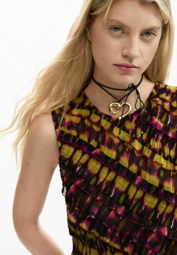 Блузка без рукавов