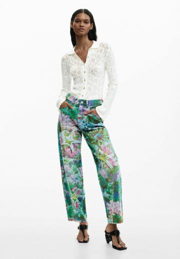 Прямые джинсы