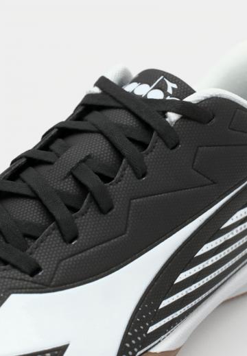 Футбольные бутсы