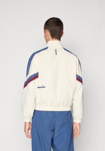 Спортивная куртка