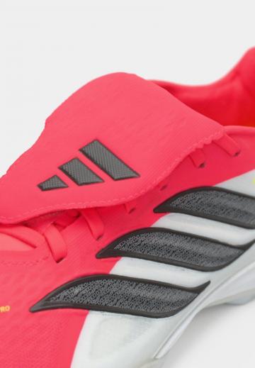 Футбольные бутсы