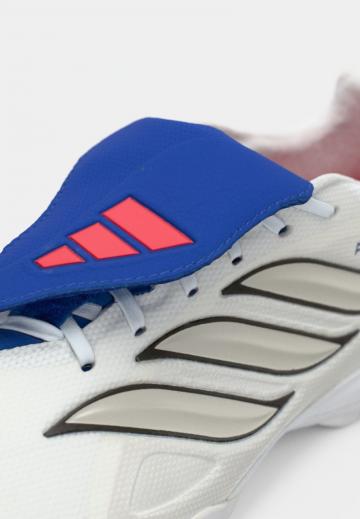 Футбольные бутсы