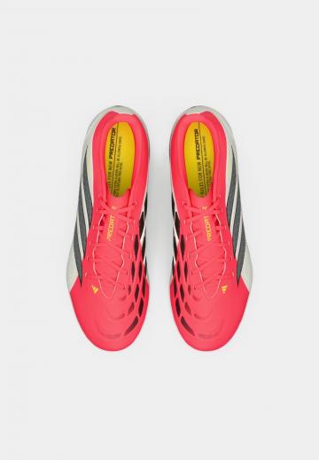 Футбольные бутсы