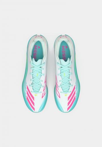 Футбольные бутсы