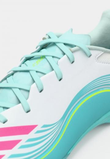 Футбольные бутсы