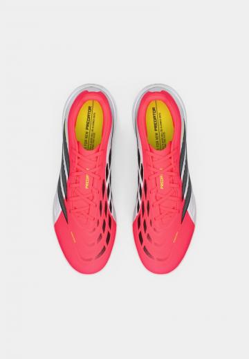 Футбольные бутсы