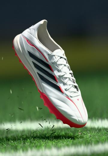 Футбольные бутсы