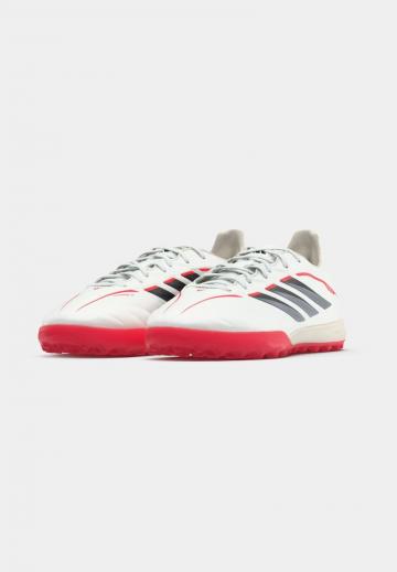 Футбольные бутсы