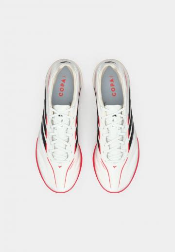 Футбольные бутсы