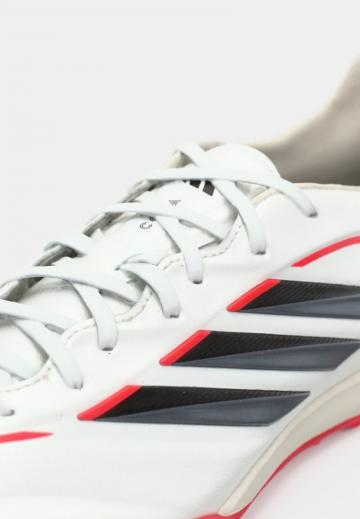 Футбольные бутсы