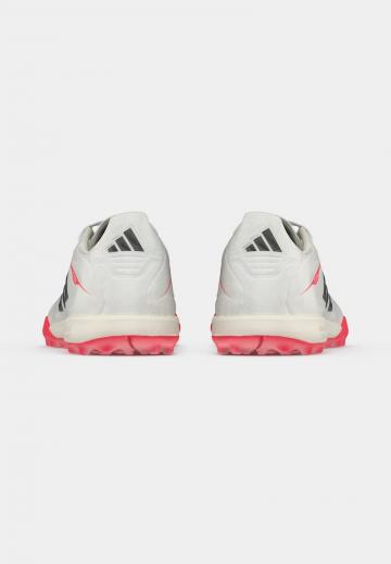 Футбольные бутсы