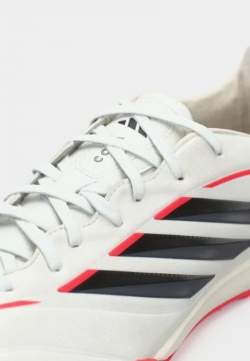 Футбольные бутсы