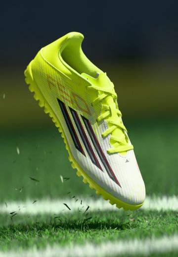 Футбольные бутсы