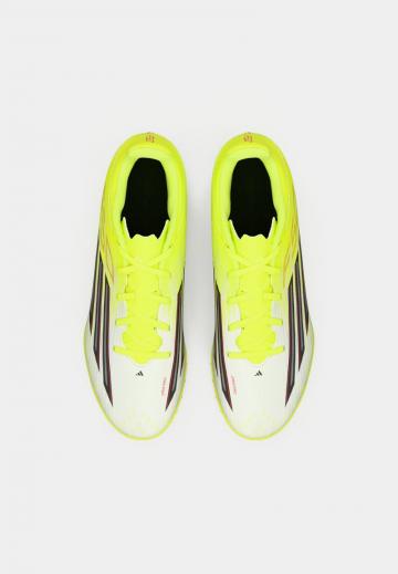 Футбольные бутсы