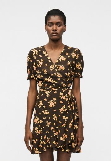 Короткое платье