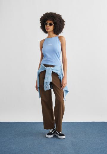 Топ на бретельках