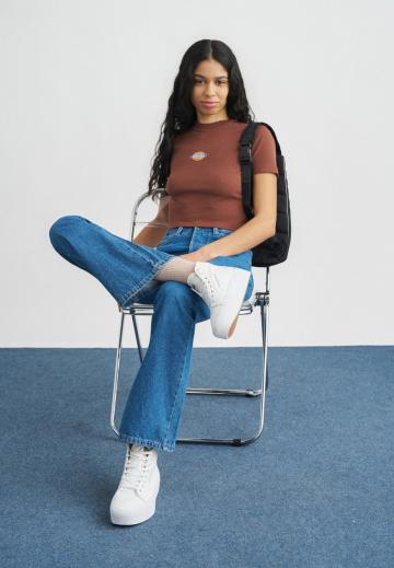 Клешеные брюки