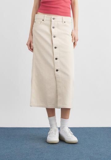 Юбка с накладными карманами
