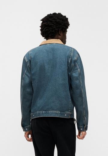 Джинсовая куртка