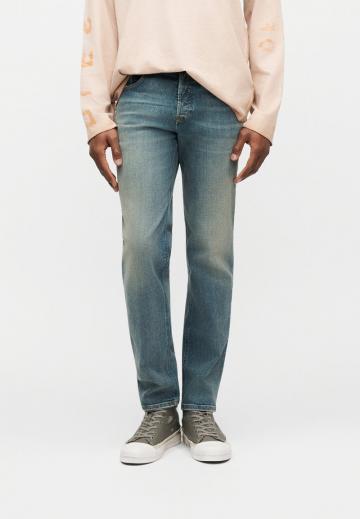 Узкие джинсы