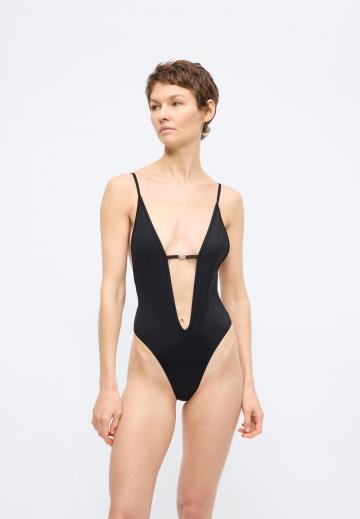 Слитный купальник