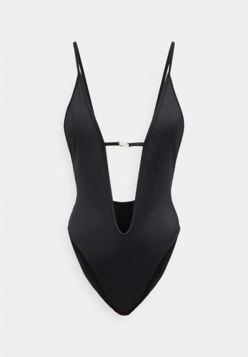 Слитный купальник