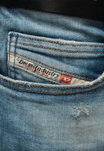 Прямые джинсы