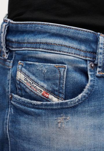 Прямые джинсы