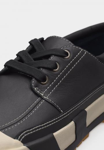 Ботинки на шнуровке