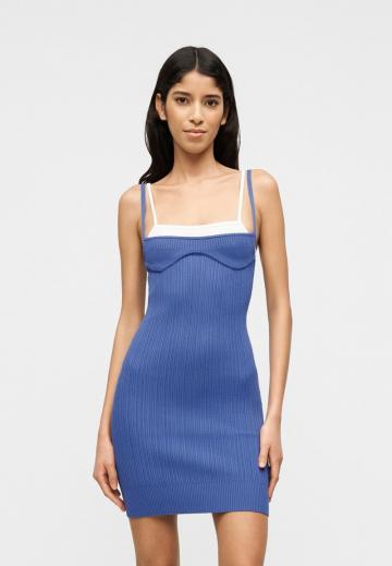 Короткое платье