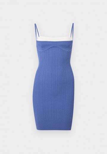 Короткое платье