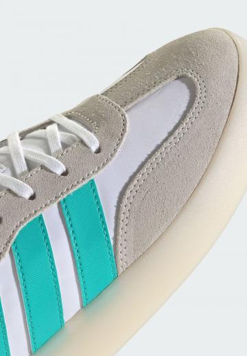 Походные кроссовки