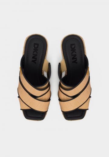 Босоножки на каблуке