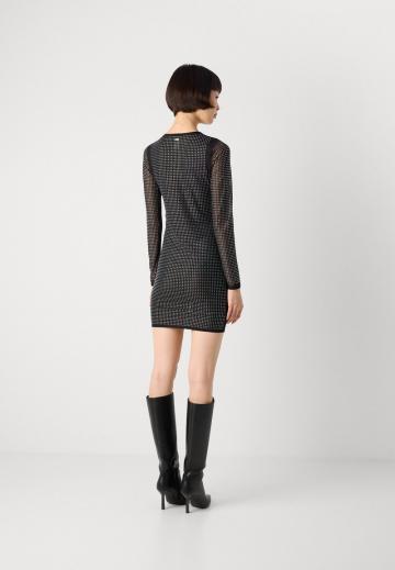 Короткое платье