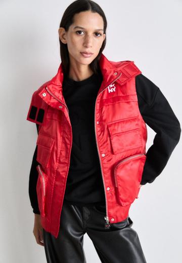 Длинный жилет