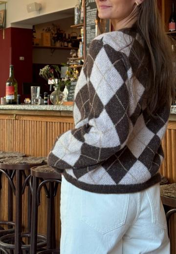 Жаккардовая вязаная кофта