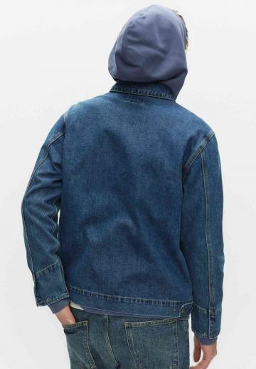 Джинсовая куртка
