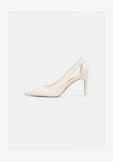 Туфли на высоком каблуке