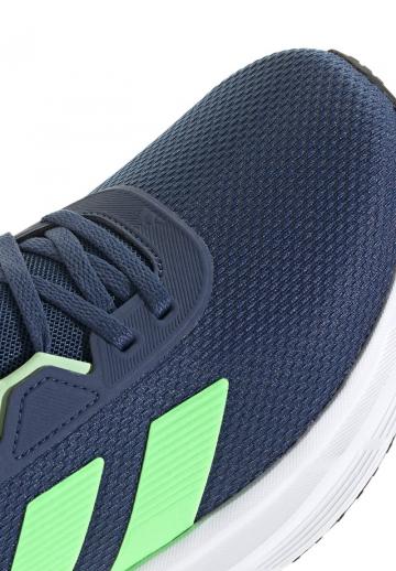 Походные кроссовки