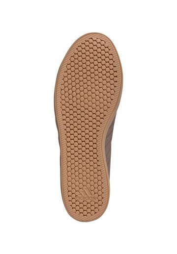 Походные кроссовки