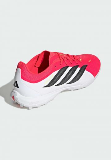 Футбольные бутсы