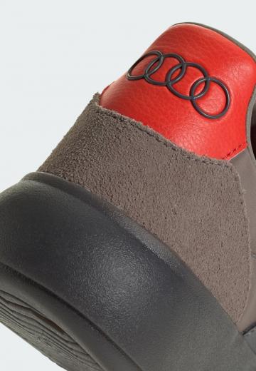 Походные кроссовки