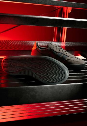 Походные кроссовки