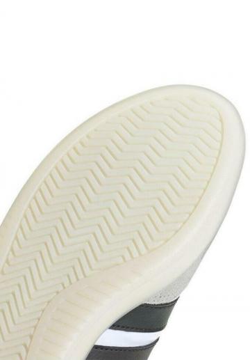 Тренировочные кроссовки