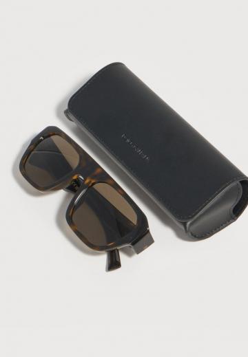 Солнечные очки