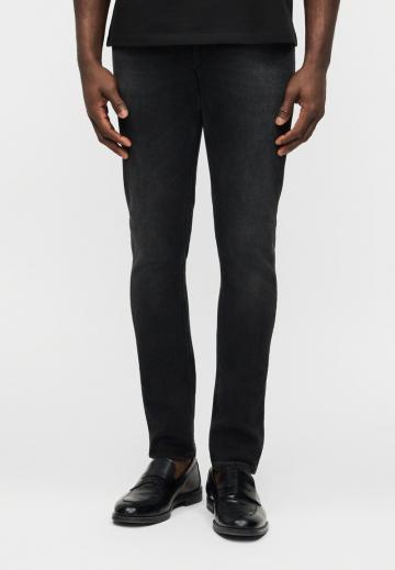 Узкие джинсы