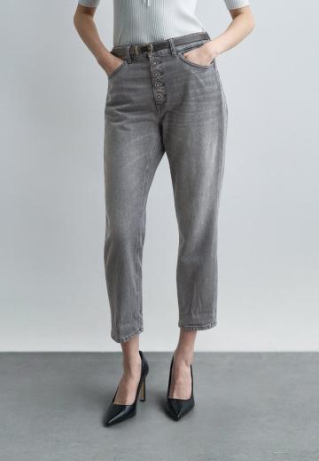 Короткие джинсы