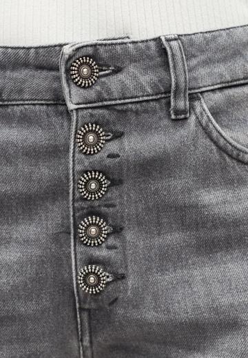 Короткие джинсы