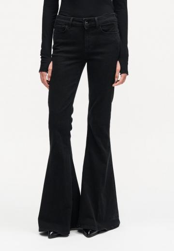 Клешеные брюки